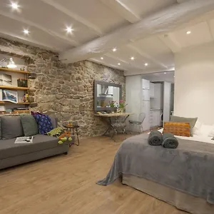 https://zoe-by-oldtown-ss-apartments.sansebastianhotels.net